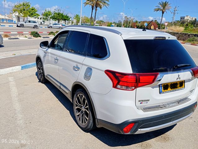מיצובישי אאוטלנדר