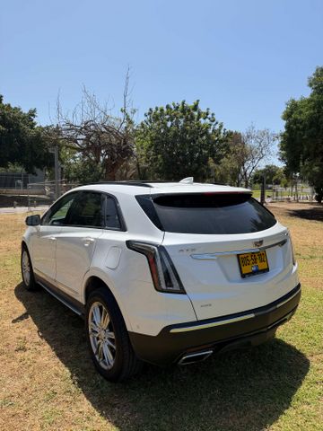 קאדילק XT5