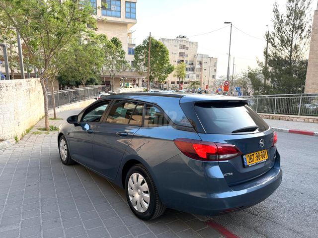 אופל אסטרה