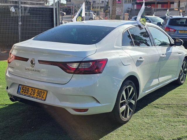 רנו מגאן