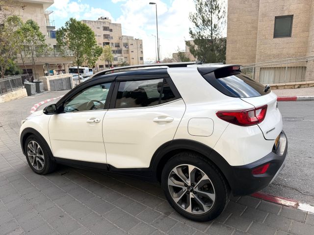 קיה סטוניק
