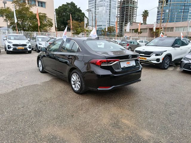 טויוטה קורולה