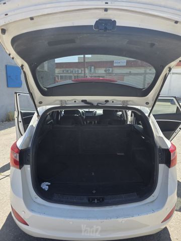 יונדאי i30