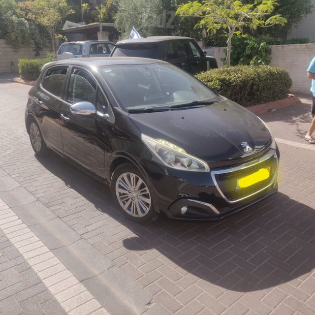 פיג'ו 208