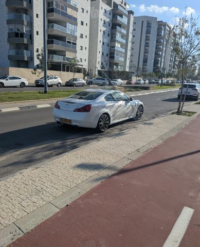 אינפיניטי G37