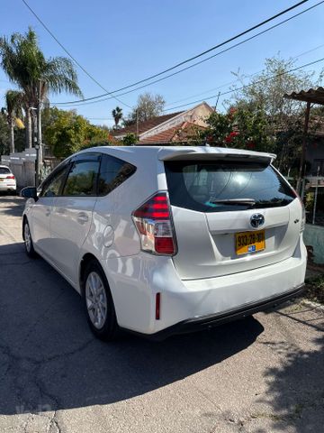 טויוטה פריוס פלוס