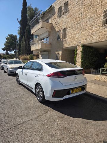 יונדאי איוניק