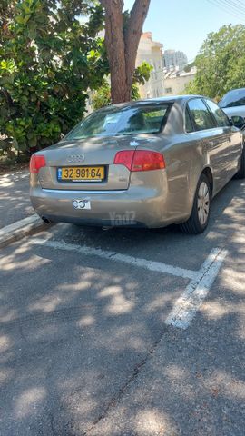 אאודי A4