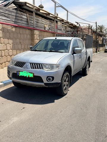 מיצובישי טרייטון / L200