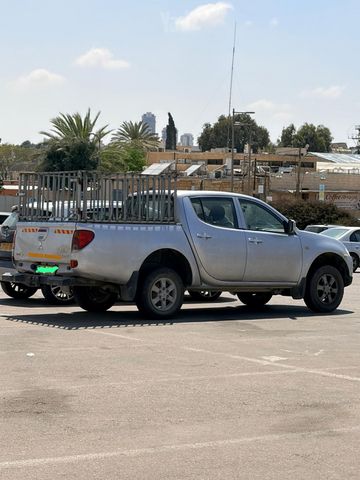 מיצובישי טרייטון / L200