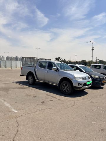 מיצובישי טרייטון / L200
