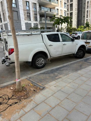 מיצובישי טרייטון / L200