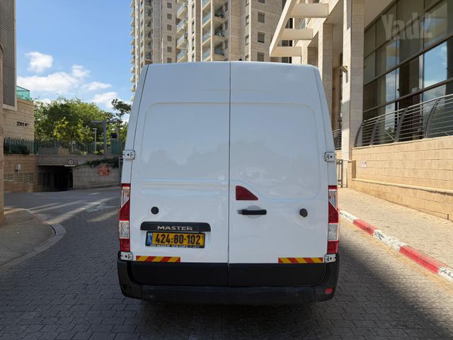 רנו מאסטר