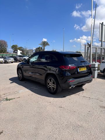 מרצדס-בנץ GLA