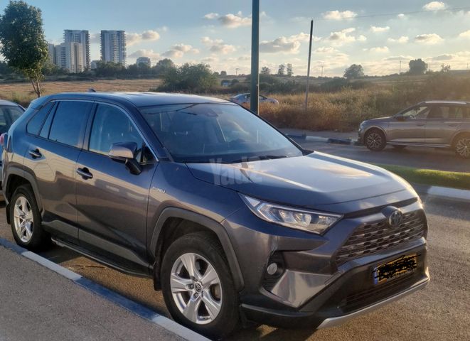 טויוטה RAV4
