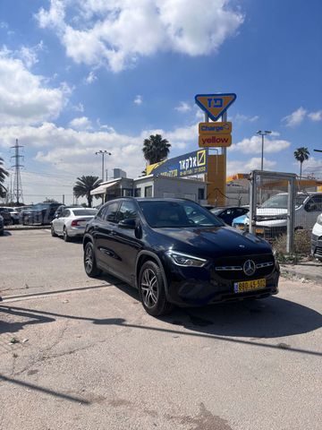 מרצדס-בנץ GLA