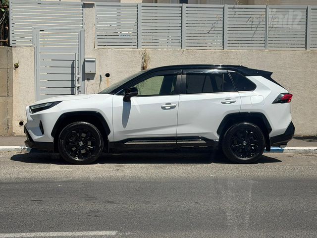 טויוטה RAV4