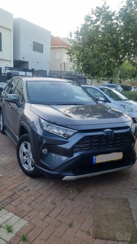 טויוטה RAV4