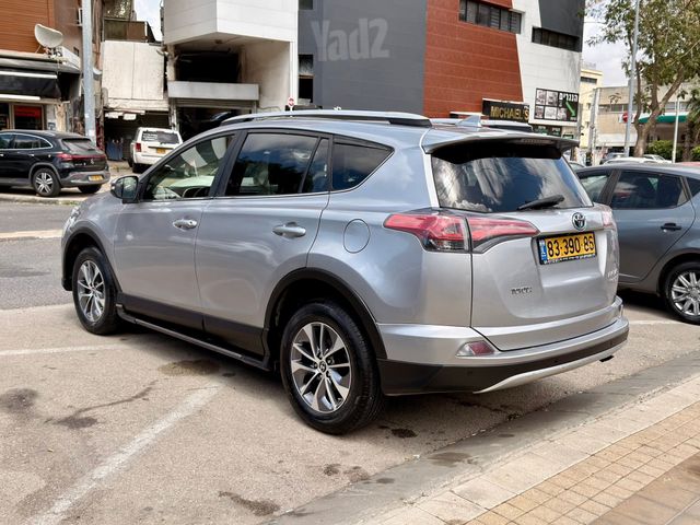 טויוטה RAV4