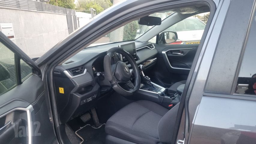 טויוטה RAV4