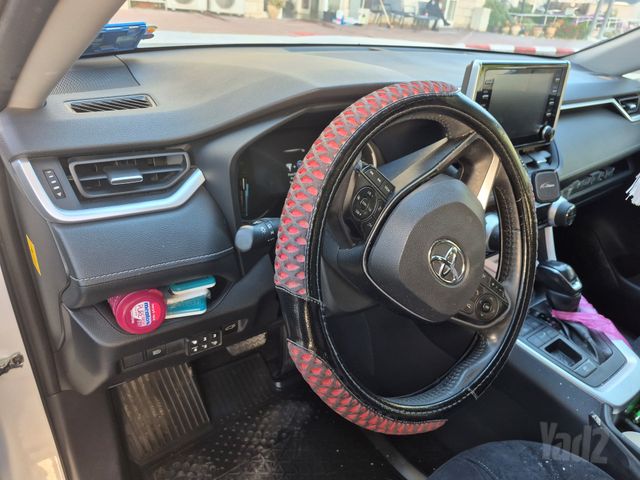 טויוטה RAV4
