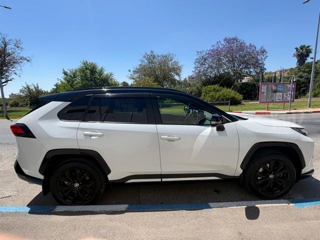 טויוטה RAV4