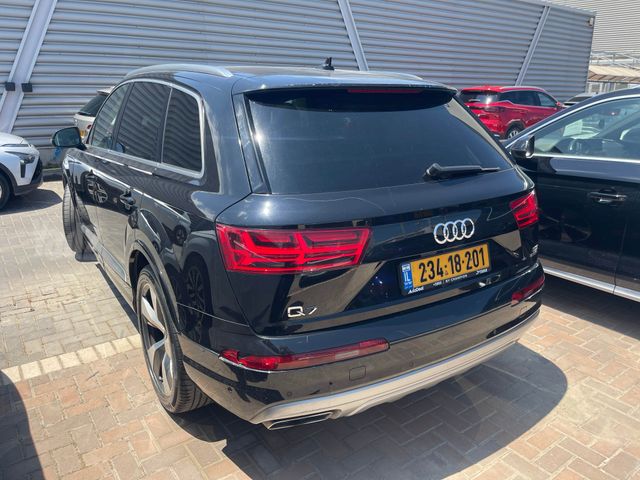 אאודי Q7