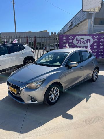 מודעת רכב מאזדה 2