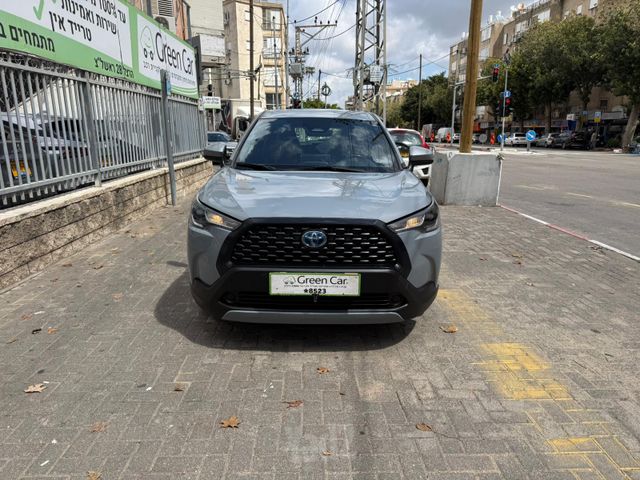 מודעת רכב טויוטה קורולה קרוס