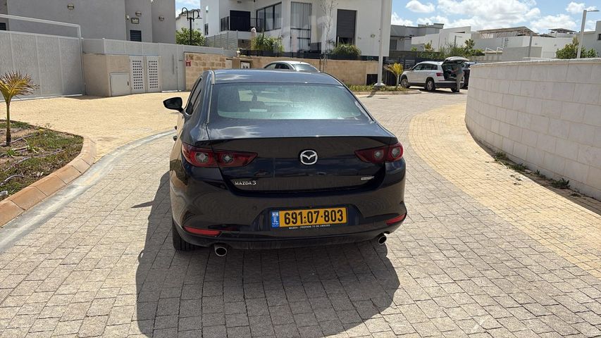 מאזדה 3