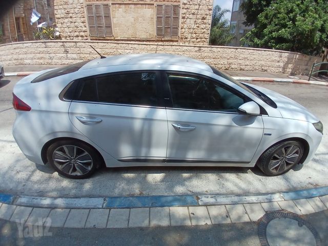 יונדאי איוניק