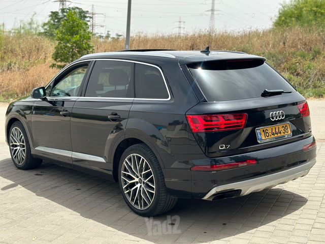 אאודי Q7