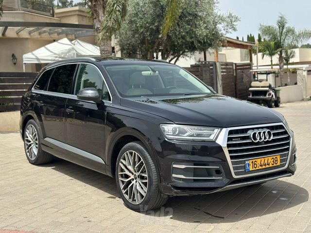 אאודי Q7