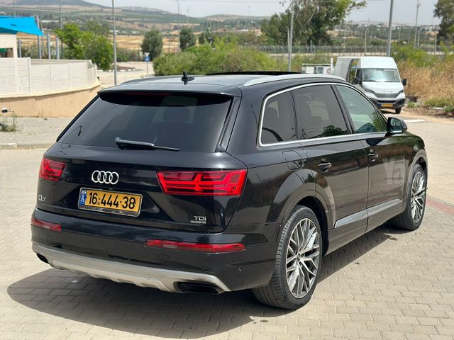 אאודי Q7