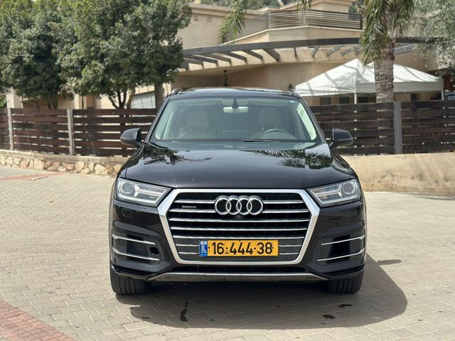 אאודי Q7