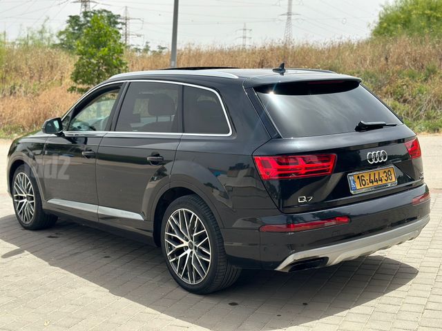 אאודי Q7