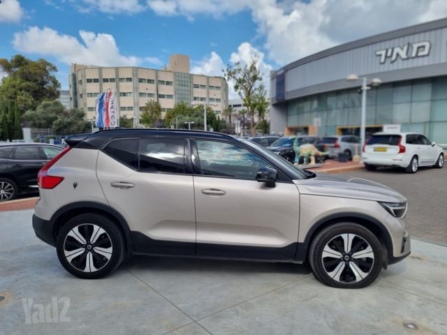מודעת רכב וולוו XC40 1