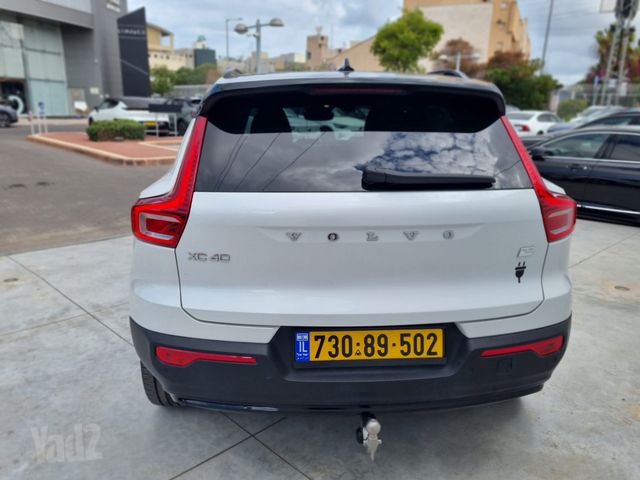 מודעת רכב וולוו XC40 2