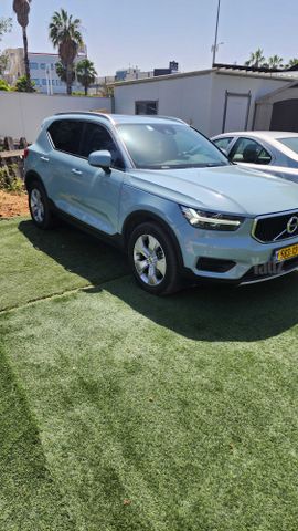 וולוו XC40
