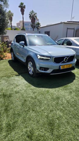 וולוו XC40