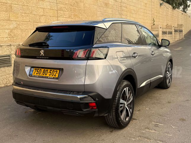 פיג'ו 3008