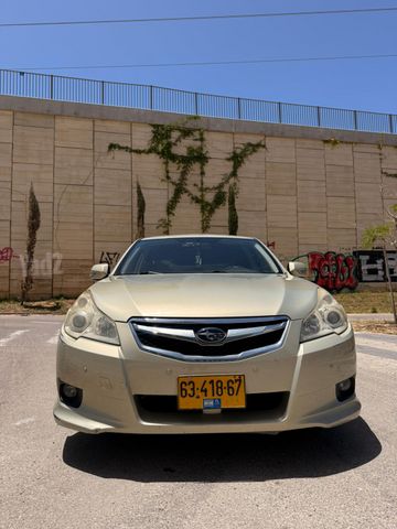 סובארו B4/לגאסי