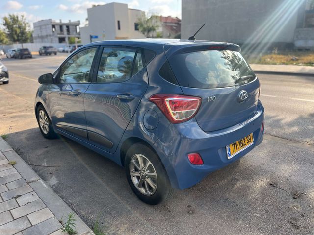 יונדאי i10