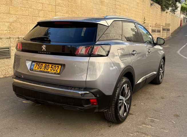 פיג'ו 3008