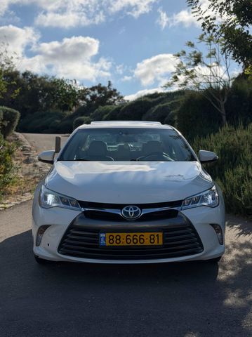 טויוטה קאמרי