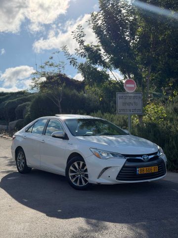 טויוטה קאמרי