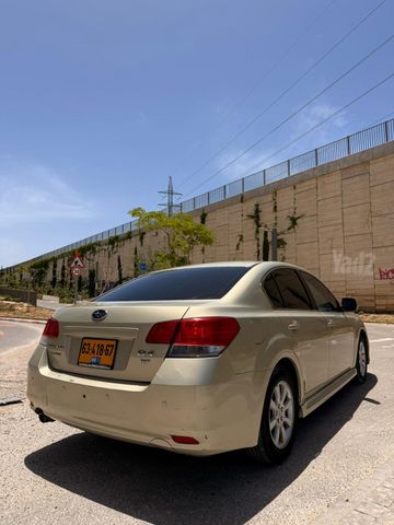 סובארו B4/לגאסי