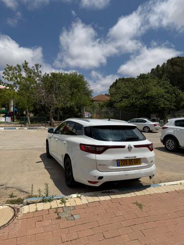 רנו מגאן