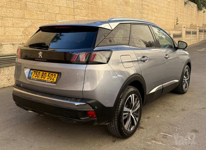 פיג'ו 3008
