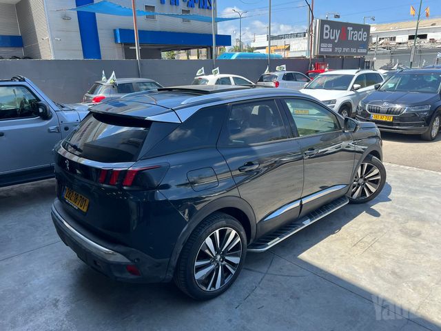 פיג'ו 3008